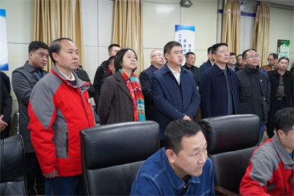 瀘州市何市長一行到瀘天化觀摩安全清單管理 (3).JPG