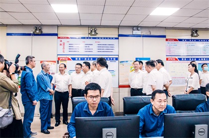 王寧、楊興平視察瀘天化00 (3).jpg