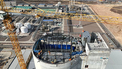 寧夏30萬(wàn)噸/年高效復(fù)合肥二期高塔項(xiàng)目全力攻堅(jiān)