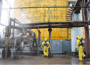 瀘天化開展液氨泄漏事故應(yīng)急實(shí)戰(zhàn)演練