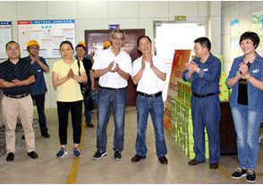 四川省總工會領(lǐng)導(dǎo)蒞臨瀘天化為一線員工“送清涼”