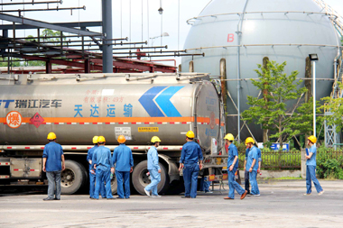 中國化學(xué)品安全協(xié)會專家組來公司開展安全診斷檢查