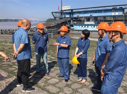 瀘天化股份公司黨委書記廖廷君深入港口檢查防洪防汛工作