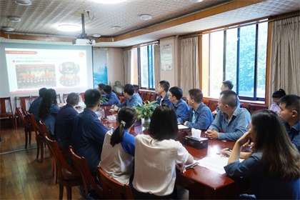 瀘天化股份公司團委召開年中工作總結(jié)暨讀書分享會