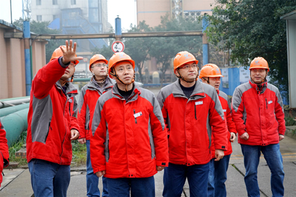 瀘天化股份公司黨委書記、董事長廖廷君一行深入現(xiàn)場檢查指導(dǎo)工作