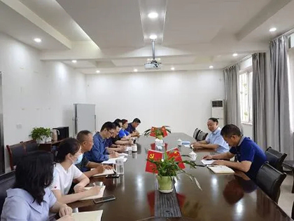 瀘天化股份公司黨委書記、董事長(zhǎng)廖廷君到進(jìn)出口公司調(diào)研指導(dǎo)工作