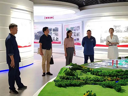 瀘州市委副秘書(shū)長(zhǎng)易澤蓮調(diào)研瀘天化檔案管理