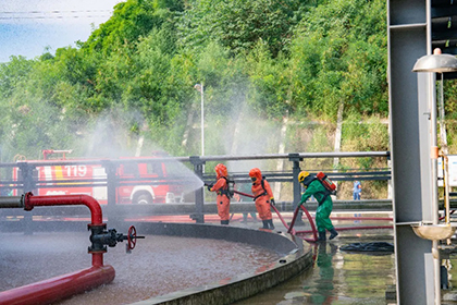 瀘天化股份公司開展液氨罐區(qū)液氨泄漏應急演練