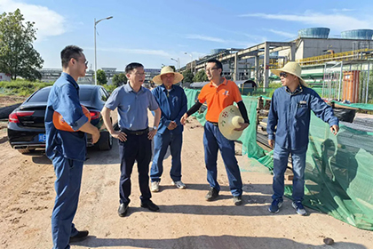 瀘天化股份公司總經(jīng)理傅利才到10萬噸/年綠色精細化學(xué)品項目建設(shè)現(xiàn)場調(diào)研